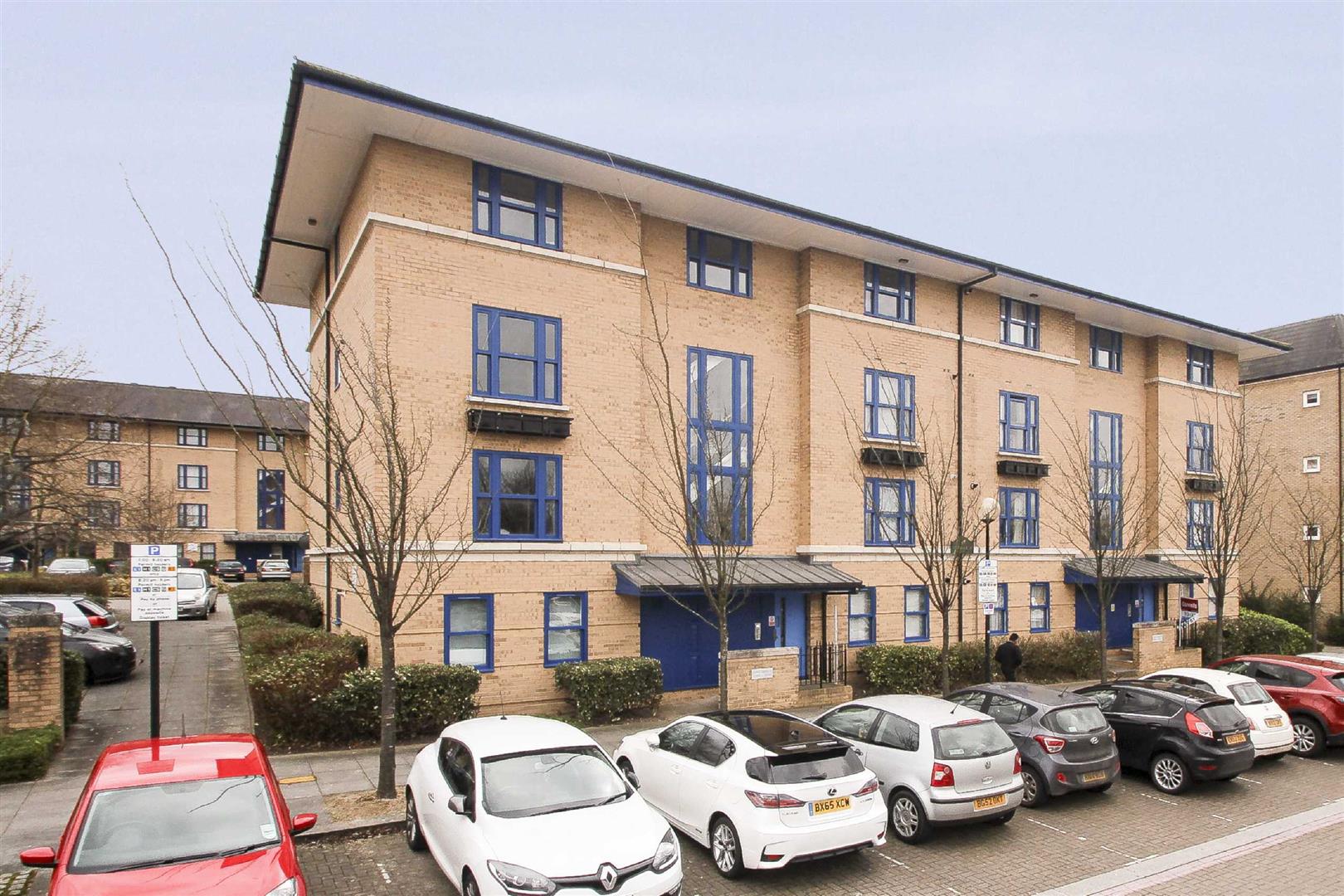 1 bed property in North Row, Milton Keynes